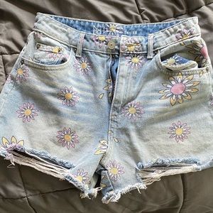 LIKE NEW!! floral jean shorts